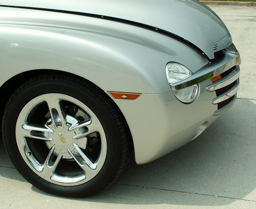 Polished Side Marker Trim for 2003-2006 Chevy SSR - Picture 1 of 3